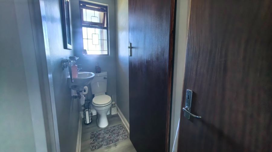 4 Bedroom Property for Sale in Old Place Western Cape